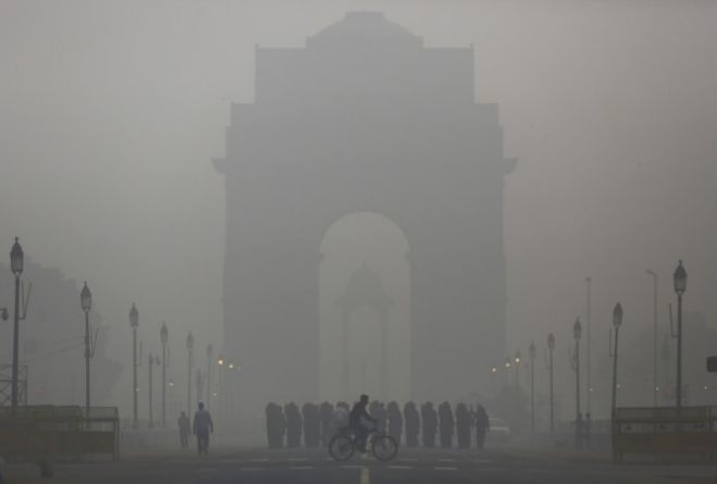 पटाकों का धुंआ उड़ाकर, चीन चीन बस चिल्ला रहे हो