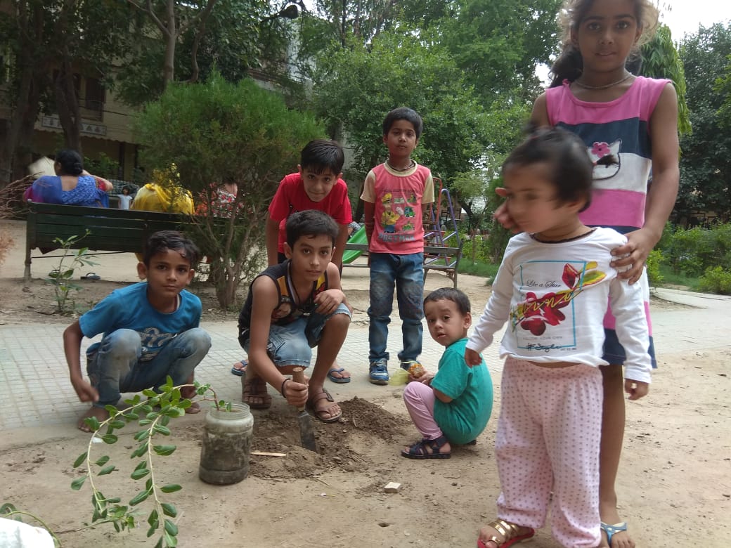 Radhey Shyam Park Kids Took Initiative to Fight Global Warming in East Delhi